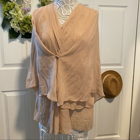 Alice + Olivia Silk V-Neck Tunic 3/4 Sleeve Button closure front Neutrals Small - Picture 3 of 8
